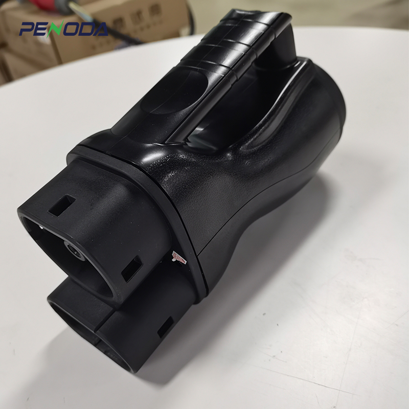 Adattatore di ricarica rapida  - Gb/T To Ccs2 200A Fast Charging Adapter recensione e prezzo